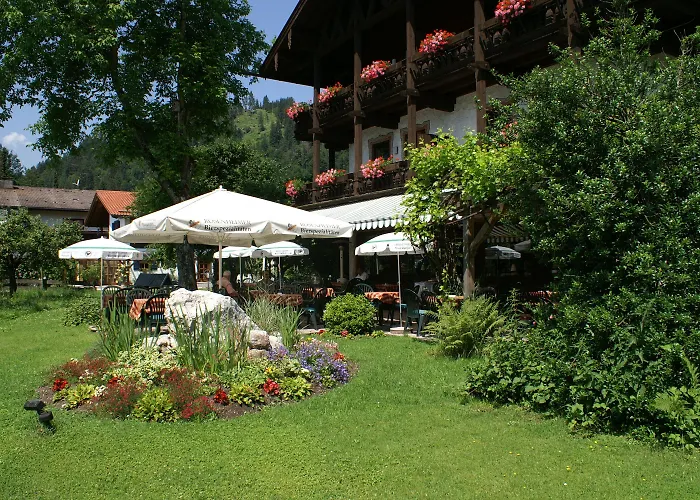 Alpenhof Restaurant Hotell 3*